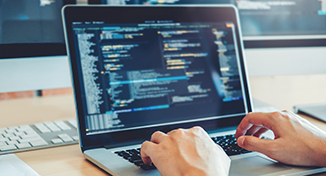 Imagen de  codificación en la computadora portátil